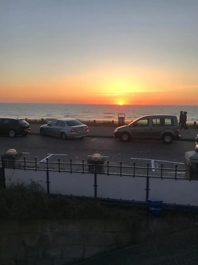 Chalet For 2 At The Beach Zandvoort